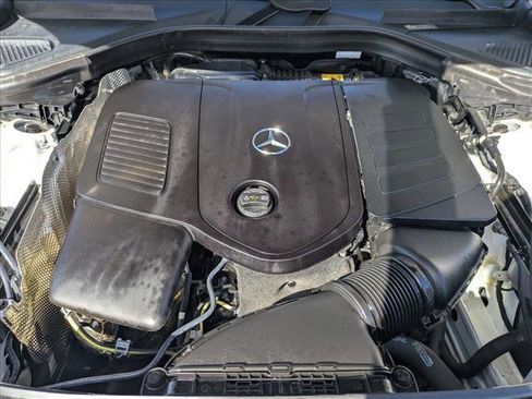 Certified 2025 Mercedes-Benz GLC 300 image 21