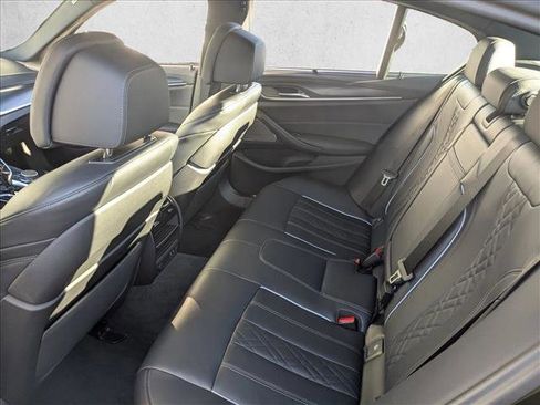 Used 2023 BMW M550i xDrive image 18