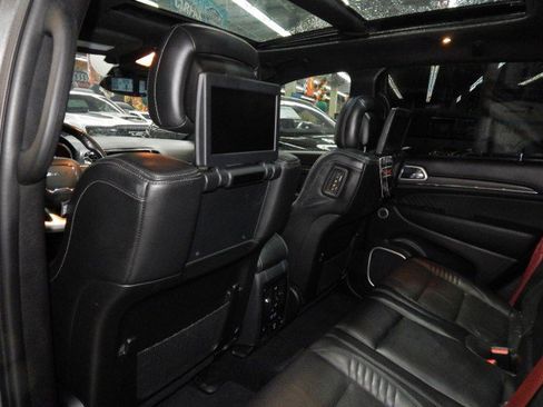 Used 2021 Jeep Grand Cherokee SRT image 29