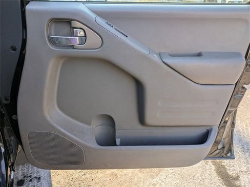 Used 2017 Nissan Frontier SV image 33