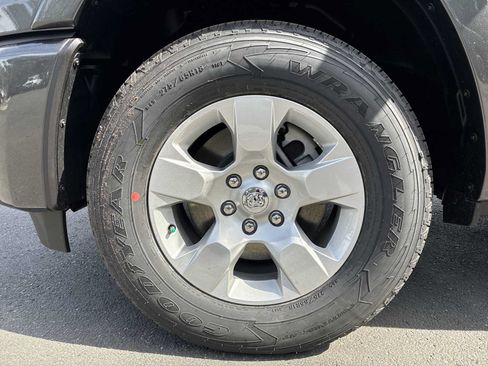 New 2026 RAM 1500 Big Horn AWD/4WD image 18