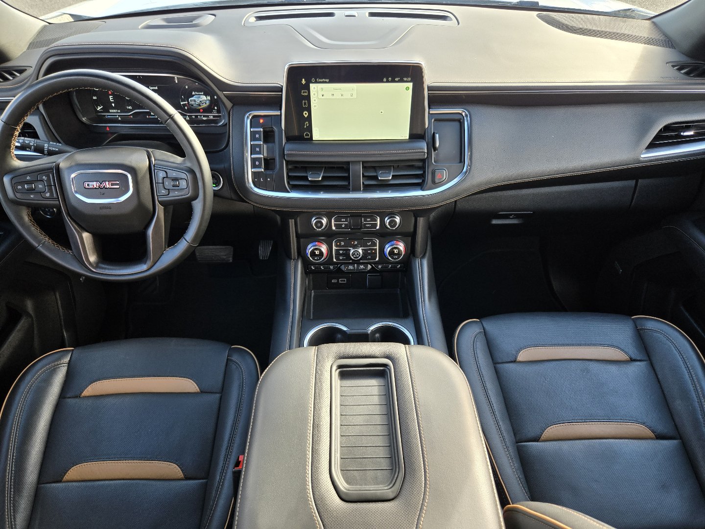 Used 2024 GMC Yukon AT4 AWD/4WD image 2
