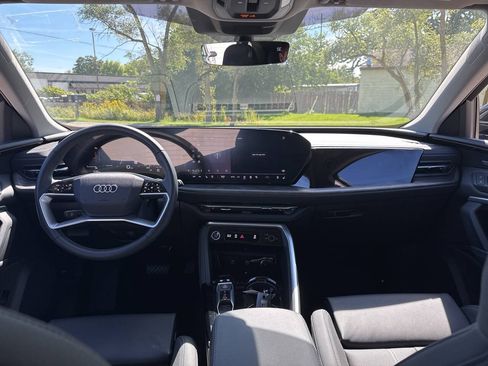 Used 2025 Audi Q5 Premium Plus w/ Premium Plus AWD/4WD image 11