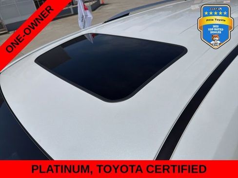 Certified 2024 Toyota Sienna Platinum FWD image 9