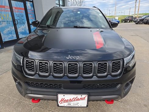Used 2024 Jeep Compass Trailhawk image 19