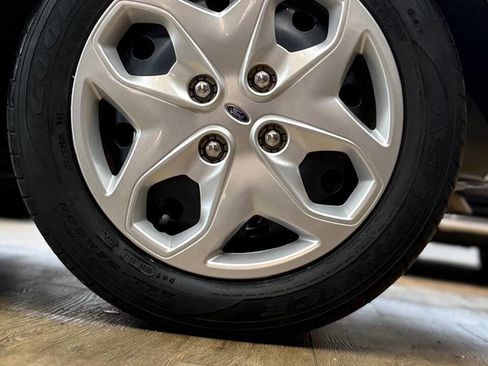 Used 2013 Ford Fiesta SE image 11