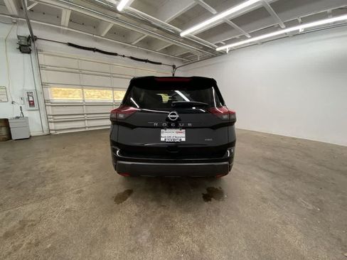 Used 2025 Nissan Rogue SV AWD/4WD image 5