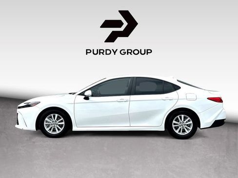 Used 2025 Toyota Camry LE w/ Convenience Package image 5