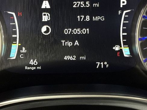 New 2026 Chrysler Pacifica Limited FWD image 13