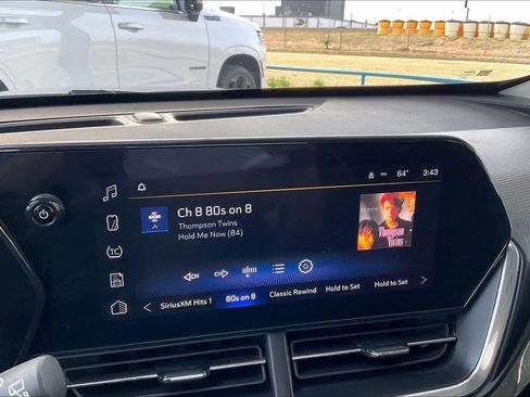 Used 2024 Chevrolet Trax ACTIV w/ Sunroof Package image 32