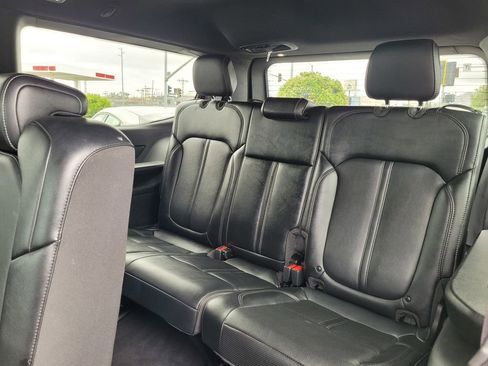 Used 2024 Jeep Wagoneer Series II w/ Flexible Seating Group RWD image 13