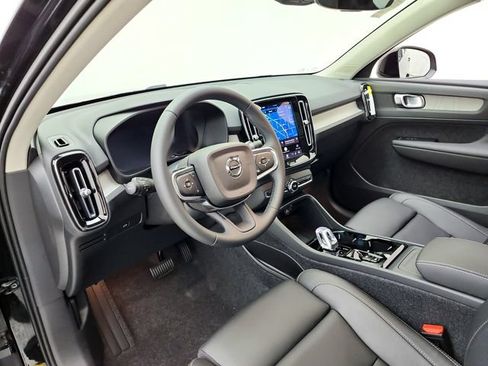 New 2026 Volvo XC40 B5 Plus w/ Protection Package Premier AWD/4WD image 16