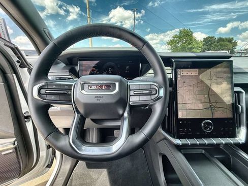 Certified 2026 GMC Acadia Elevation w/ Elevation Premium Package FWD image 11
