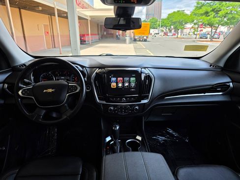 Used 2018 Chevrolet Traverse LT AWD/4WD image 17