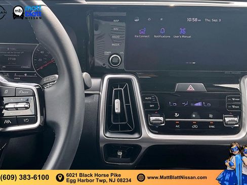 Used 2023 Kia Sorento S w/ Panoramic Sunroof Package FWD image 5