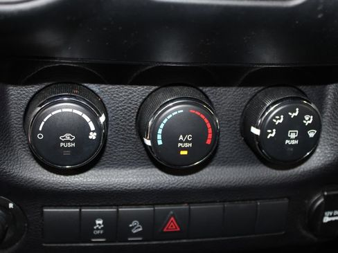 Used 2015 Jeep Wrangler Sport AWD/4WD image 40