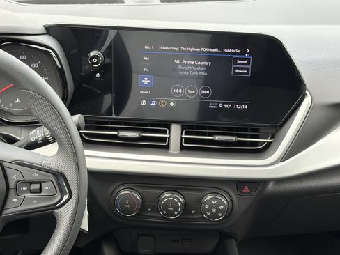 New 2026 Chevrolet Trax LS w/ LS Convenience Package FWD image 4
