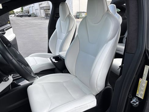 Used 2018 Tesla Model X 75D AWD/4WD image 23