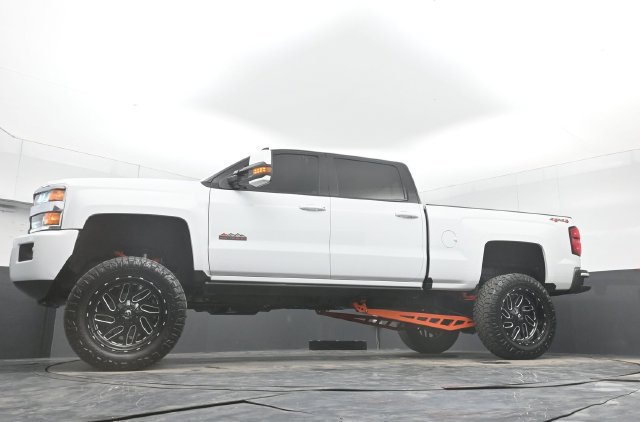 Used 2018 Chevrolet Silverado 2500 High Country w/ Duramax Plus Package AWD/4WD image 44