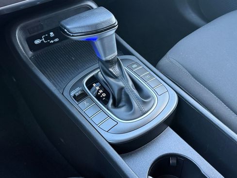 Used 2025 Hyundai Kona SEL image 41