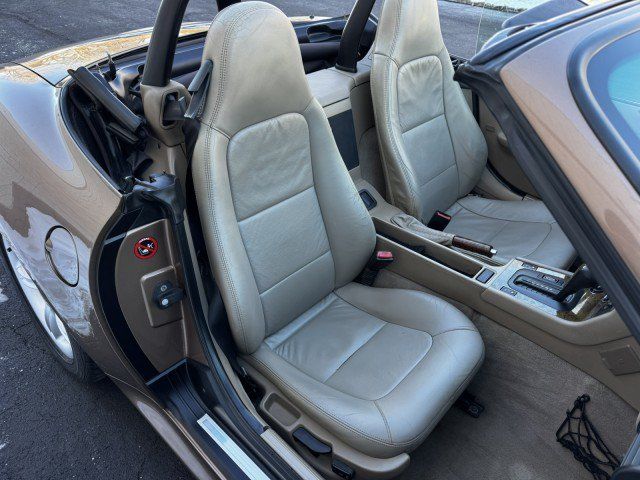 Used 2000 BMW Z3 2.5i RWD image 31