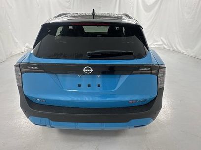 New 2026 Nissan Kicks SR w/ Cold Weather Package