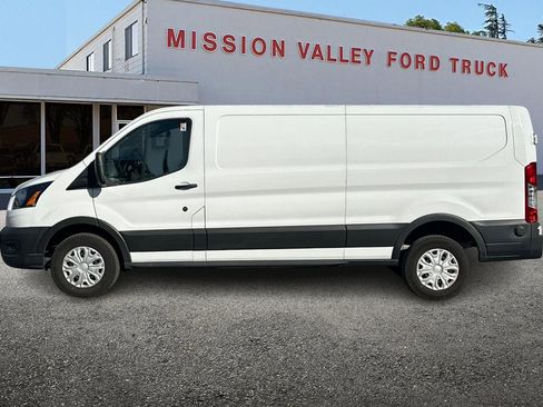 Used 2022 Ford E-Transit Low Roof RWD image 7