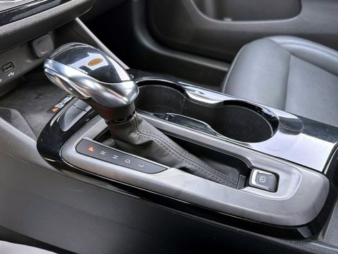 Used 2024 Buick Envista Sport Touring w/ Convenience I Package FWD image 27