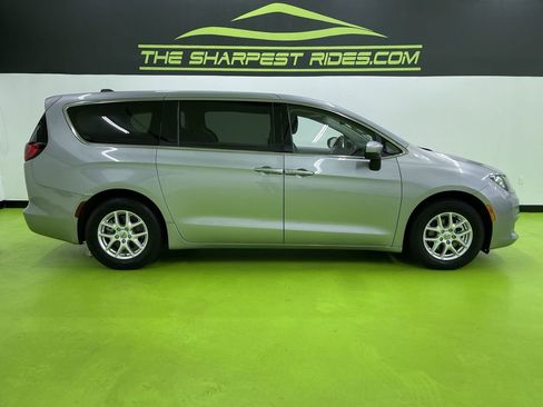 Used 2021 Chrysler Voyager LX w/ Cold Weather Group image 11