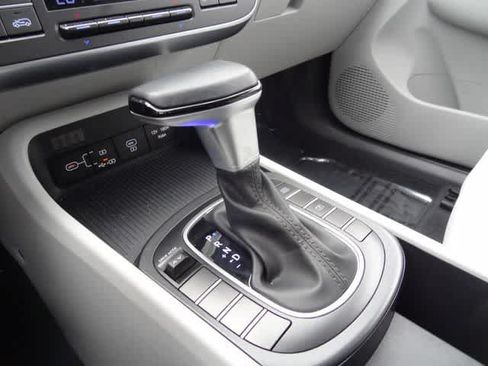 Used 2025 Hyundai Kona SEL FWD image 34