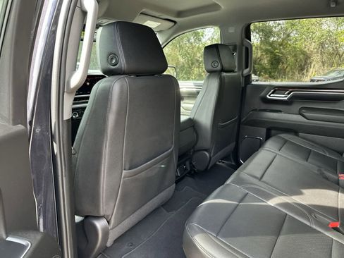 Used 2024 GMC Sierra 1500 SLT image 12