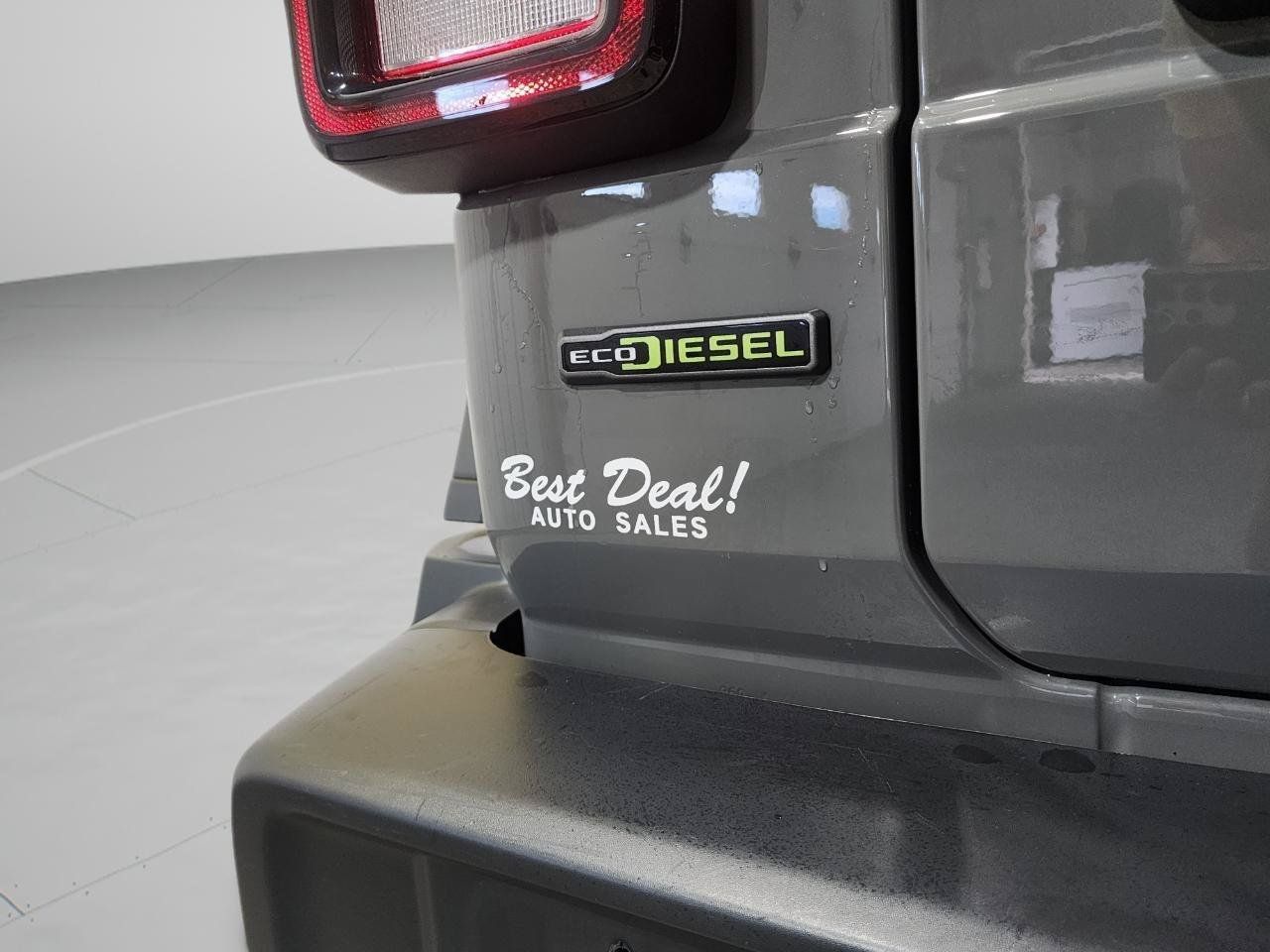 Used 2021 Jeep Wrangler Unlimited Rubicon w/ Cold Weather Group AWD/4WD image 29