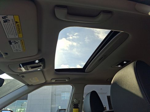 Certified 2024 Kia Seltos SX w/ SX Sunroof Package image 14