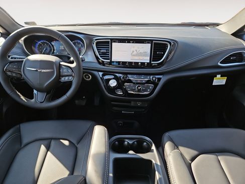 New 2026 Chrysler Pacifica Select w/ S Appearance Package image 10