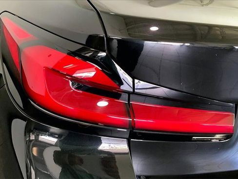 Used 2021 BMW 540i w/ M Sport Package image 29