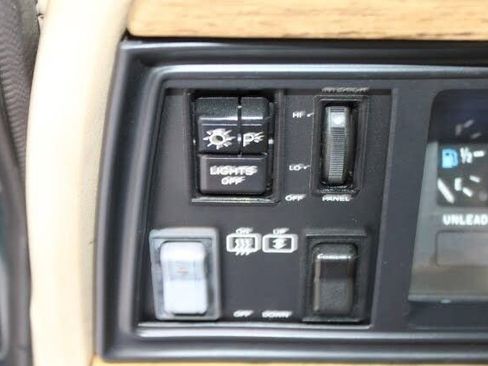 Used 1991 Jeep Grand Wagoneer image 50