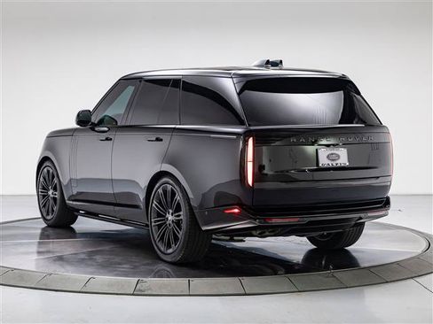 Used 2025 Land Rover Range Rover SE AWD/4WD image 3