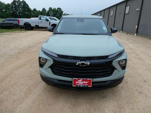 New 2026 Chevrolet TrailBlazer LT w/ Convenience Package AWD/4WD image 9