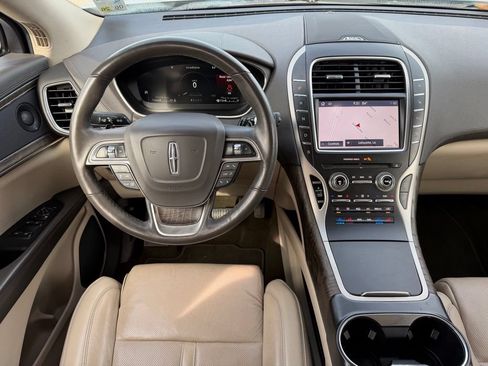Used 2019 Lincoln Nautilus Reserve FWD image 15