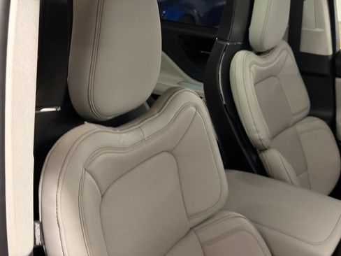 New 2026 Lincoln Aviator Reserve AWD/4WD image 11