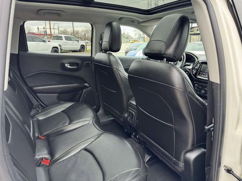Used 2021 Jeep Compass Limited w/ Sun and Sound Group AWD/4WD image 34