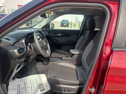 Used 2023 Chevrolet TrailBlazer LT w/ Convenience Package AWD/4WD image 13