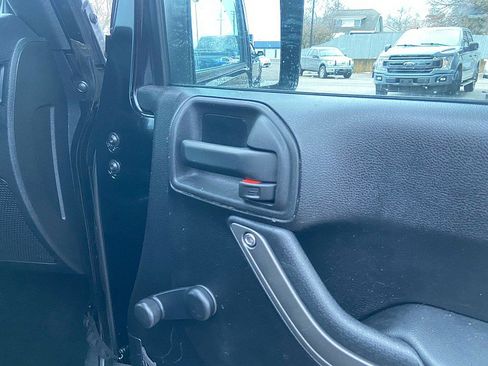 Used 2012 Jeep Wrangler Sport image 8