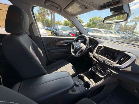 Used 2024 GMC Terrain SLE FWD image 25