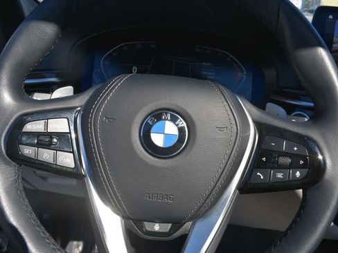 Used 2023 BMW 540i w/ Premium Package image 14