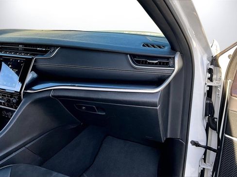 Certified 2022 Jeep Grand Cherokee L Laredo image 19