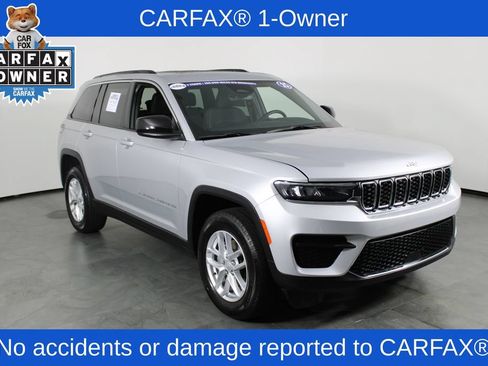 Used 2025 Jeep Grand Cherokee Laredo X RWD image 4