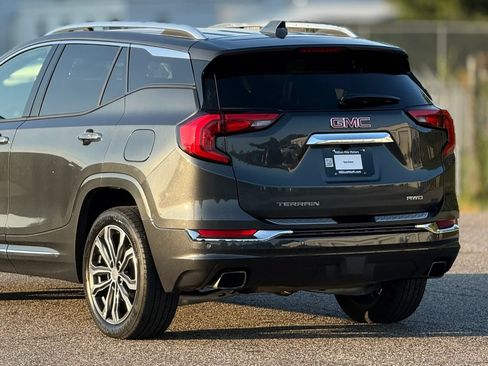 Used 2019 GMC Terrain Denali w/ Advanced Safety Package AWD/4WD image 16