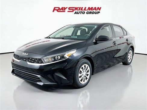 Used 2024 Kia Forte LX image 3