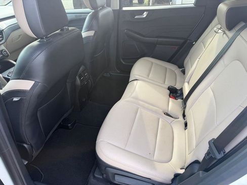 Used 2021 Ford Escape Titanium w/ Class II Trailer Tow Package FWD image 12